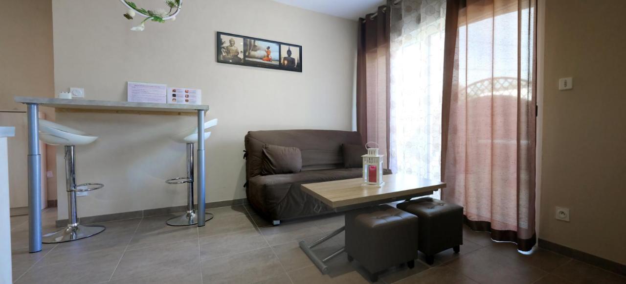 Au Coeur Du Bien-Etre, Gite Avec Piscine Chauffee Et Couverte, Spa, Sauna, Massages Monteaux Exterior foto